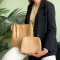 Geantă Amanda Toffee din piele ecologică cu accesorii - stil compact și practic